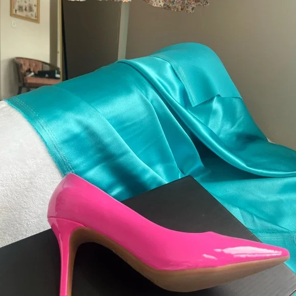 Pink High Heel Pumps - Picture 7 of 8